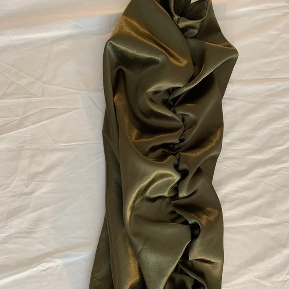 NWT PrettyLittleThing Khaiki Satin Ruched Side Split Leg Maxi Size 4 - Picture 5 of 14